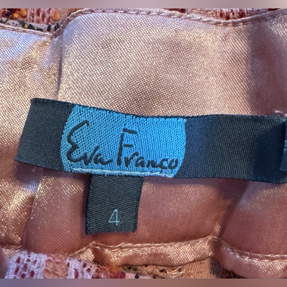 Eva France Textured Shorts- Size 4 - Picture 4 of 6